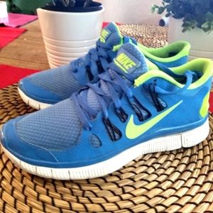 Nike Free 5.0 sneakers size 7